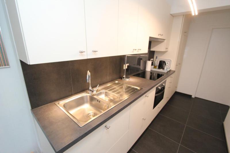 Lichtrijk En Comfortabel Hoekappartement Met Gratis Parking En Zeer Gelegen - Comme Chez Soi *